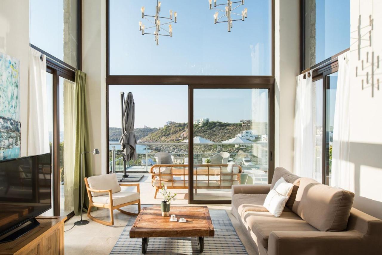 Magnifique Villa Avec Piscine Au Bord De Mer Chorafakia Buitenkant foto