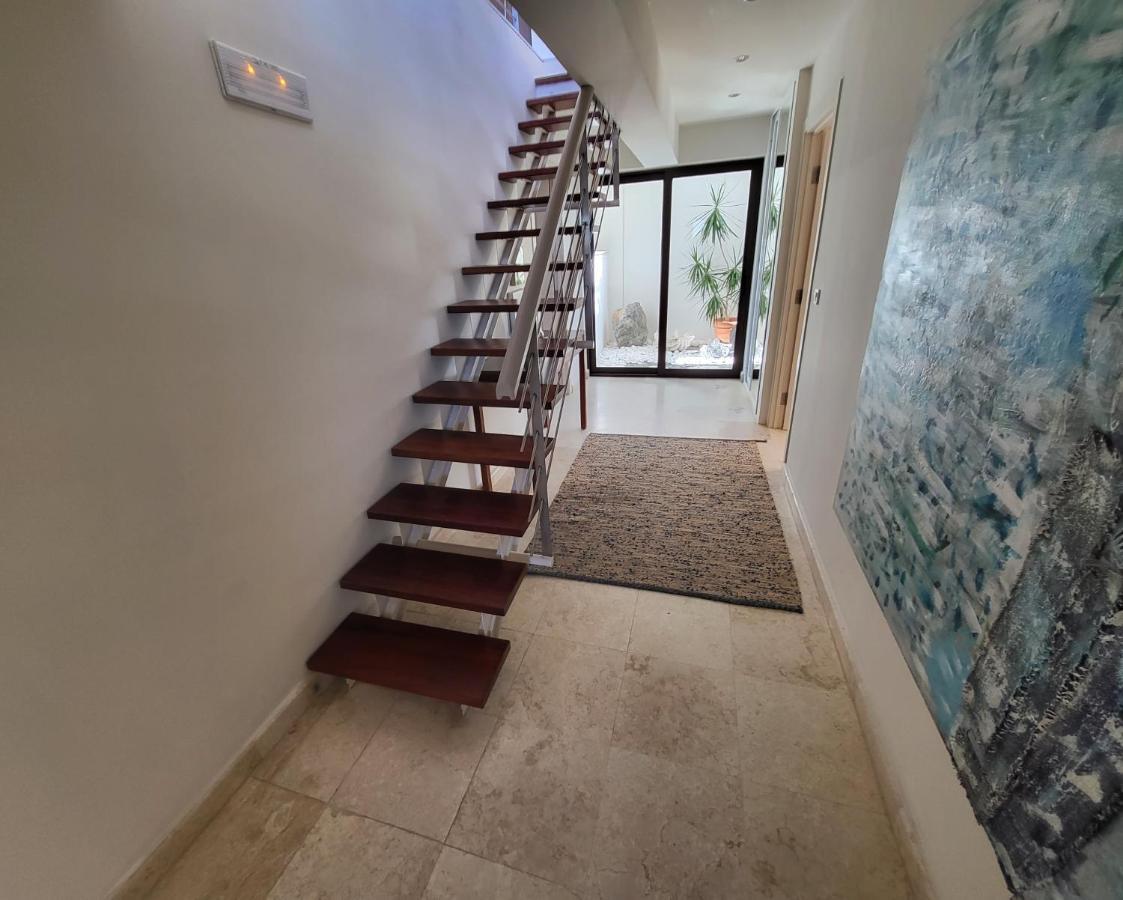 Magnifique Villa Avec Piscine Au Bord De Mer Chorafakia Buitenkant foto